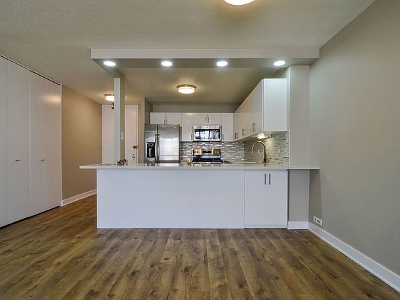 4th image of 405 N Wabash Ave Unit 414