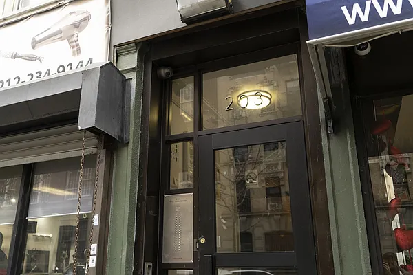 Rented by MD NYC Management LLC | media 19