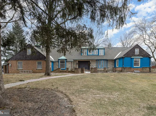 303 W Maplewood Ave, Mechanicsburg, PA 17055