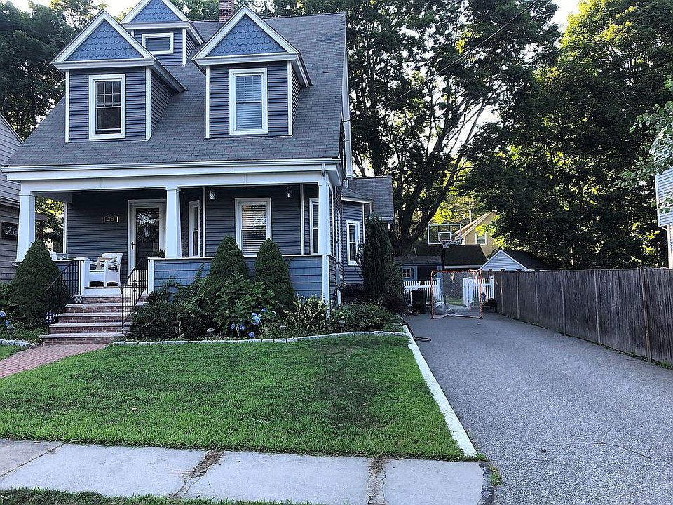 Front View w/ Porch