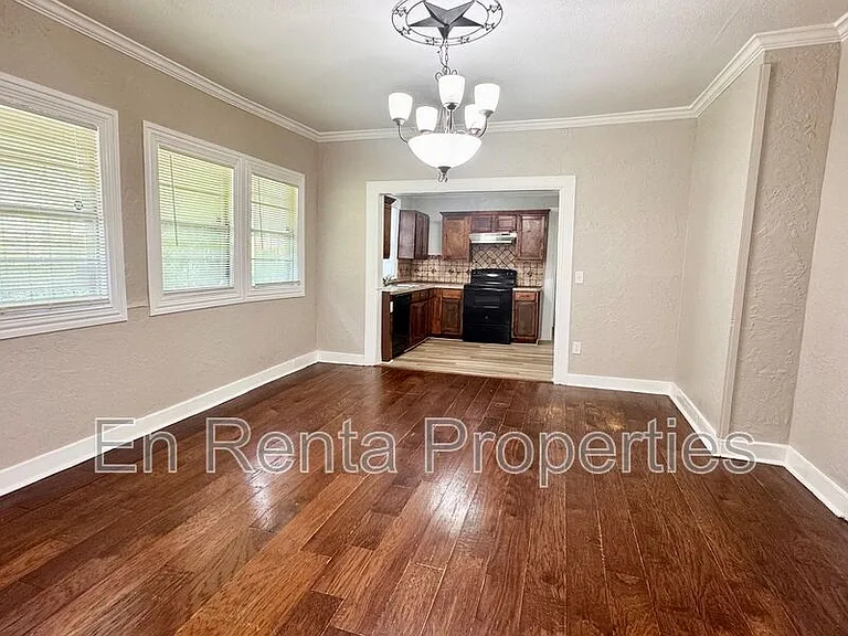 1925 Saint Louis Ave — Photo 8