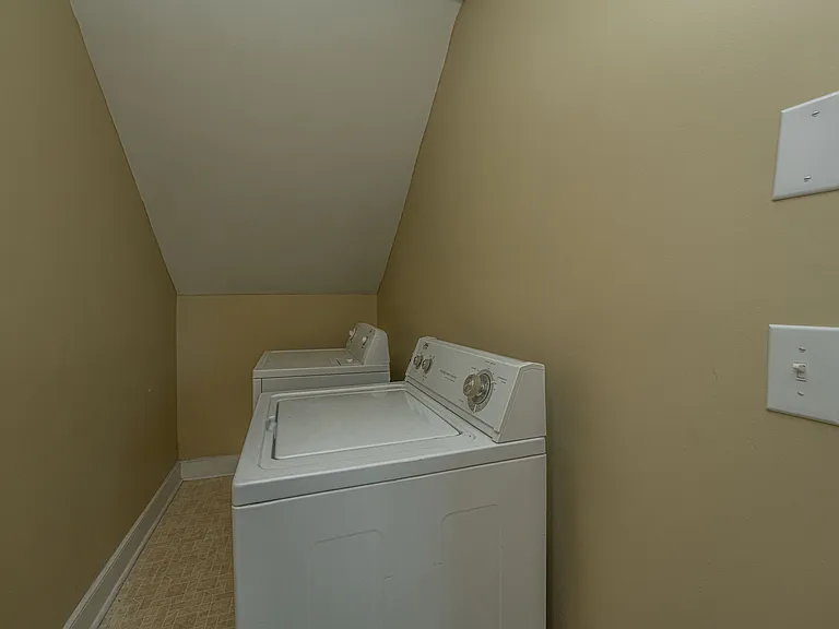 685 Folly Rd — Photo 33