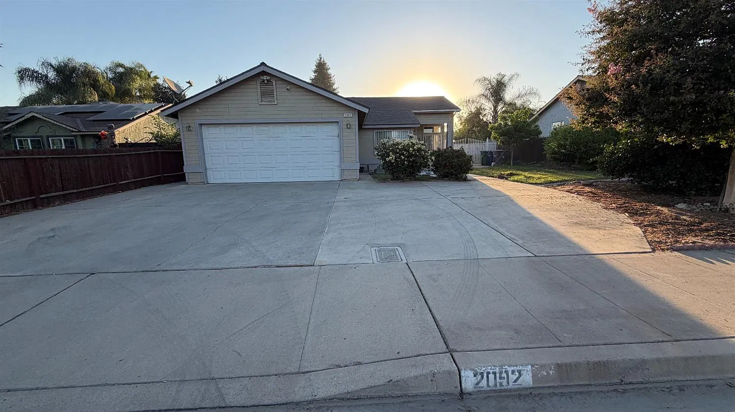 4 bed, 2121 sqft, $2,500 — Photo 1