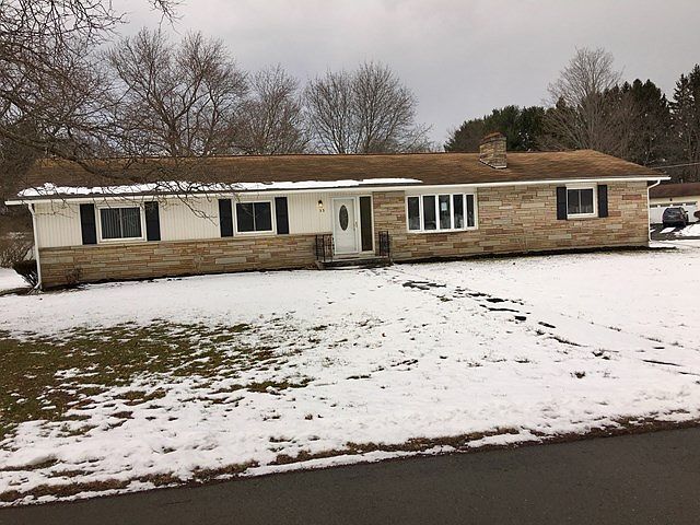 1st image of 33 Pine Cir