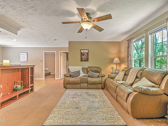 4th image of 495 Deck Valley Rd