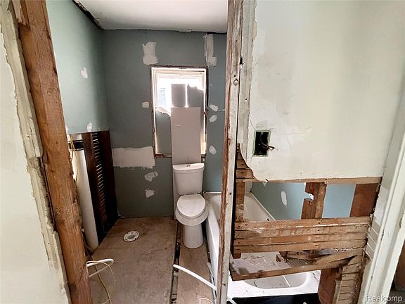 3rd image of 15796 14th St