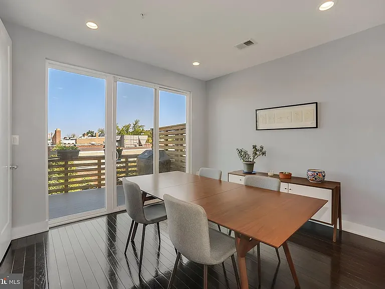 1030 Perry St NE — Photo 12