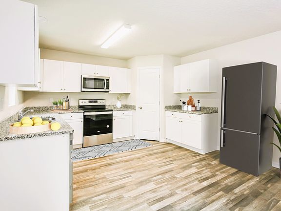 3rd image of 2922 W Higgins Pl