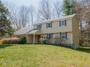 30 Arrowhead Dr, Simsbury, CT 06070