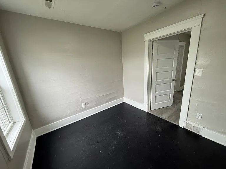 1421 Long Ave — Photo 46