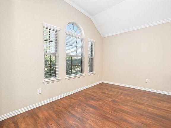 3rd image of 19502 Flatrock Park Ln