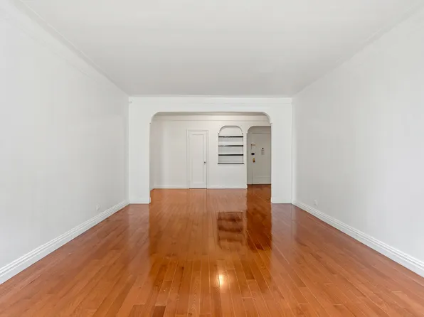 111-39 76th Road image 4 of 23