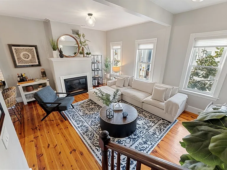 511 E 8th St #2 — Photo 7