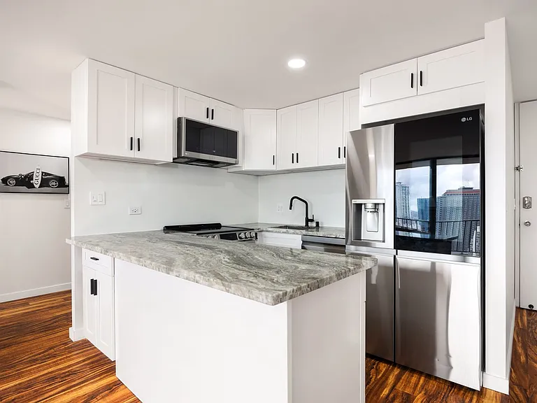 411 Hobron Ln #806 — Photo 4