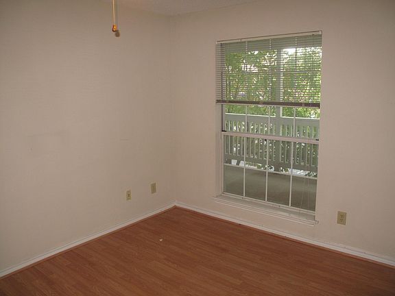 5th image of 1535 Lincoln Way APT 201B