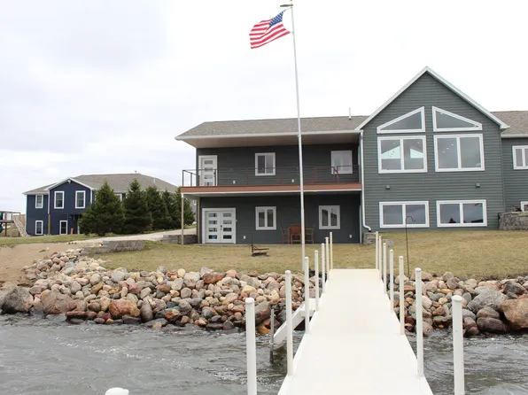 34715 Island View Ln, Emmetsburg, IA 50536