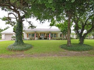 500 Marshall St, West Columbia, TX 77486