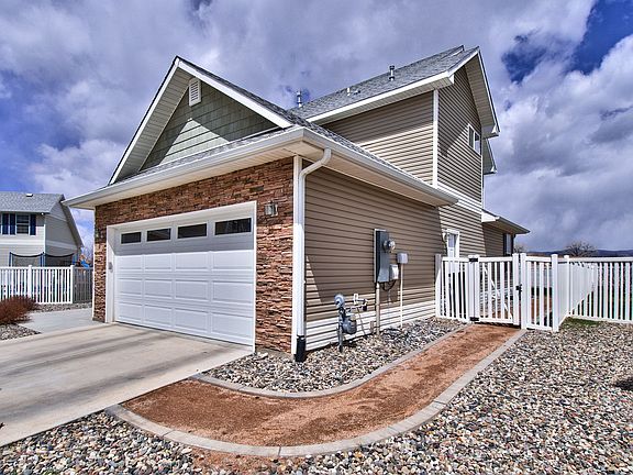 Crushed Granite Walkway