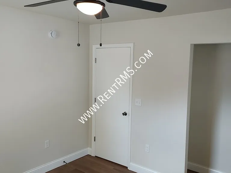 904 SW 33rd St — Photo 14