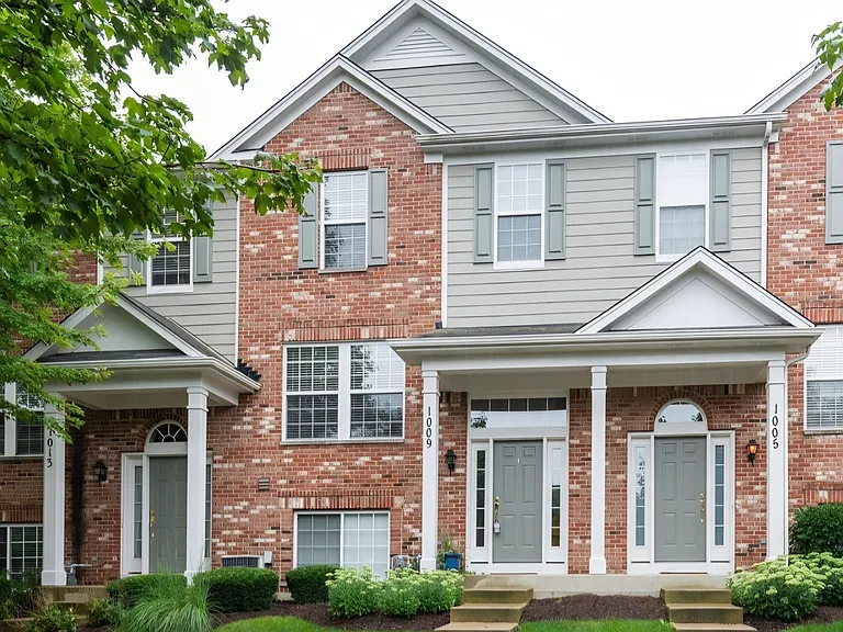 1009 Reserve Dr — Photo 1