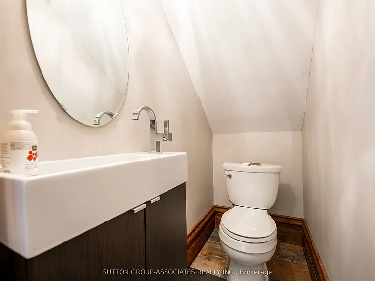 608 Spadina Ave #1 — Photo 11