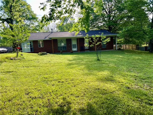 3884 N Gulley Rd, Fayetteville, AR 72703
