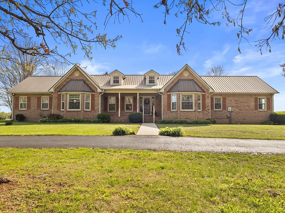 1st image of 306 Farrar Hill Rd