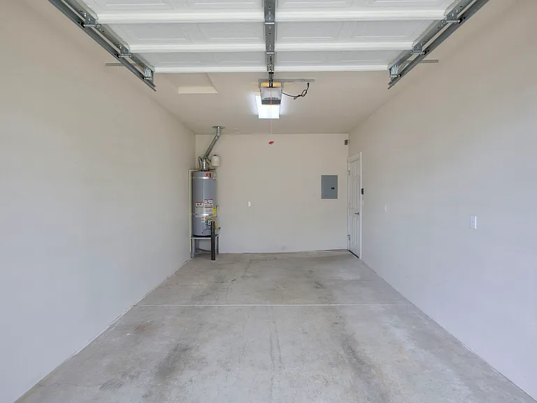 741 SW Kinsington Ct — Photo 10