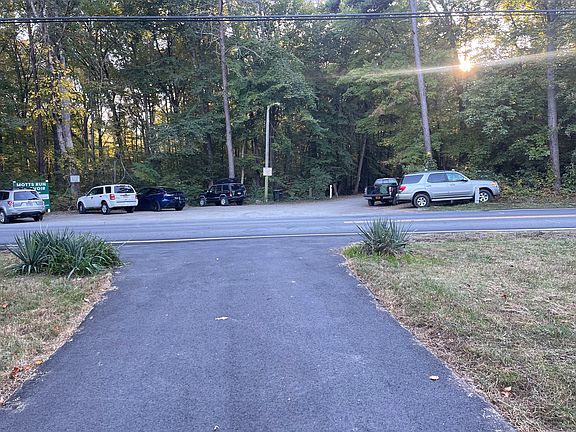 3rd image of 6309 River Rd