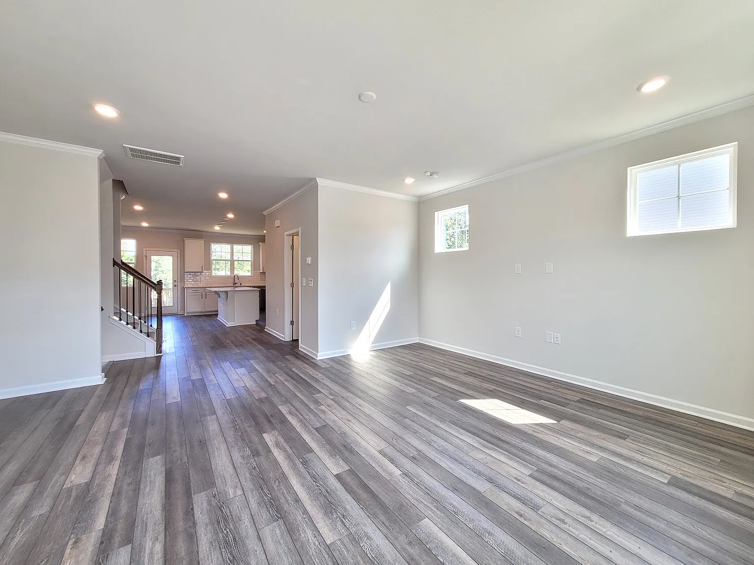 4 bed, 3.5 bath, 2332 sqft, $2,195 — Photo 3