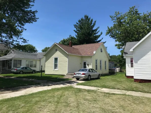 1108 Prairie Ave, Mattoon, IL 61938