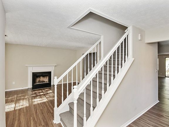 2nd image of 225 Littlewick Way