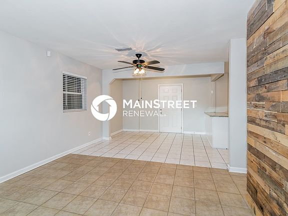 3rd image of 2378 Lourdes Dr W