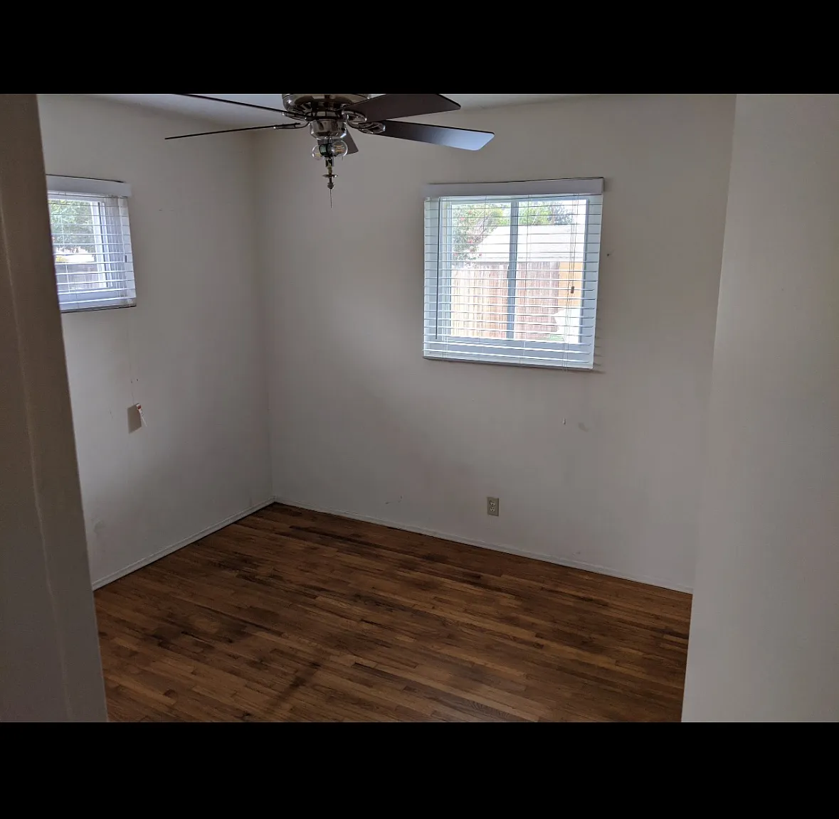3 bed, 1054 sqft, $3,300 — Photo 2