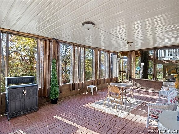 5th image of 40 White Rock Ln