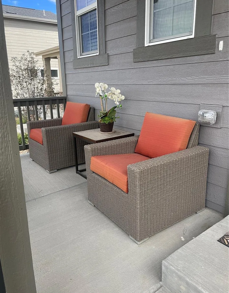 4 bed, 2.5 bath, 2019 sqft, $3,000 — Photo 3