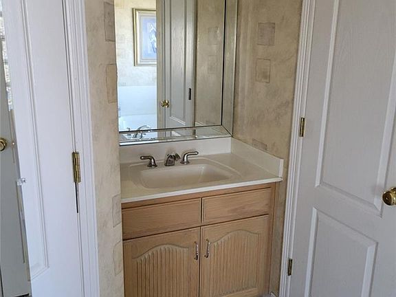 5th image of 3208 W Violet Ave