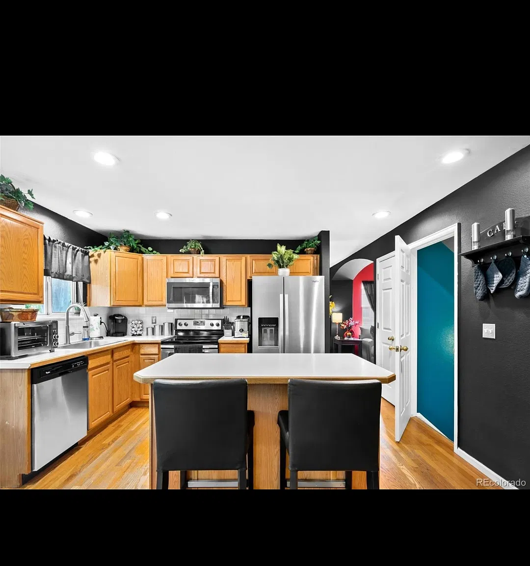 5 bed, 2873 sqft, $4,200 — Photo 4