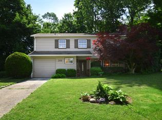 30 Anchorage Rd, Port Washington, NY 11050