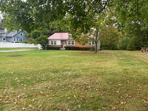 2nd image of 872 Highland Ave