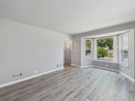 5th image of 6103 W 35th St