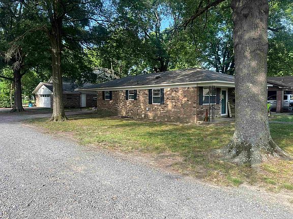 3rd image of 412 E 9th St