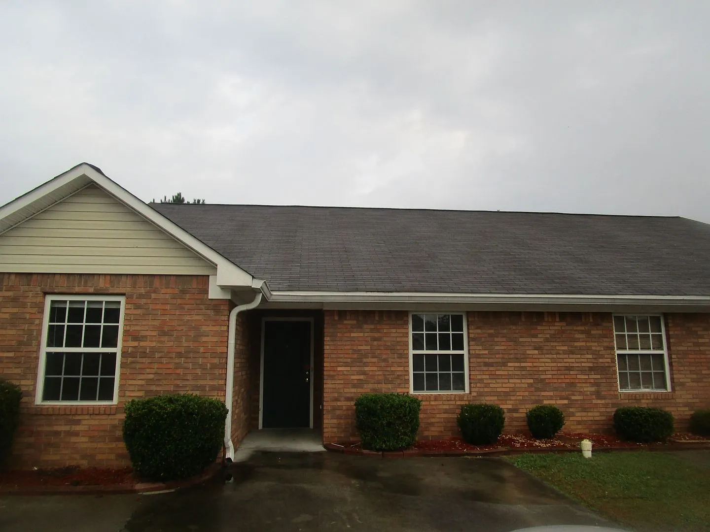 46-48 Heritage Way — Photo 1