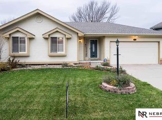 13709 Lillian St, Omaha, NE 68138