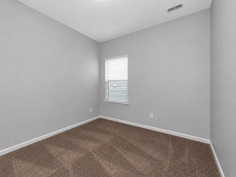 1015 Albany Park Dr — Photo 6