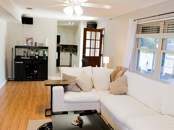 3rd image of 4599 Tradewinds Dr
