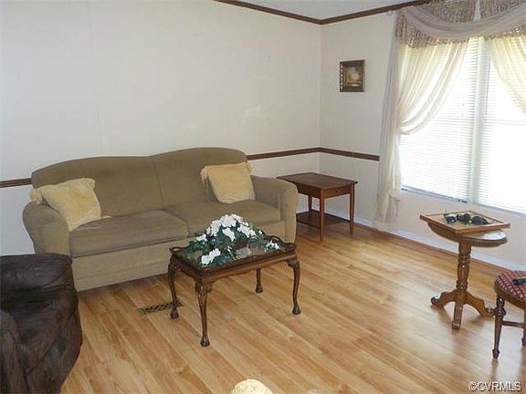 3rd image of 10720 Winchester Dr