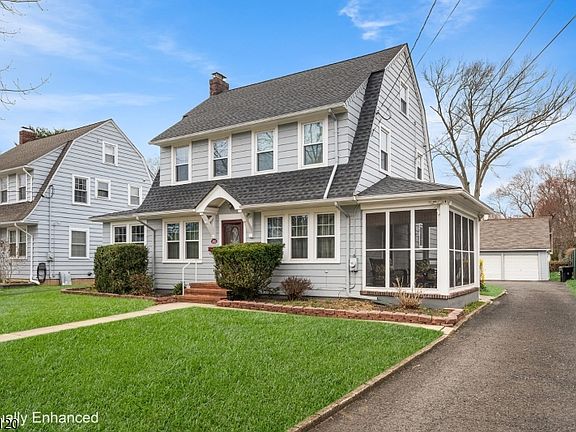 2nd image of 682 Stelle Ave
