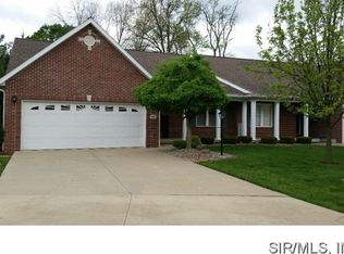 502 Fleming Dr, Godfrey, IL 62035