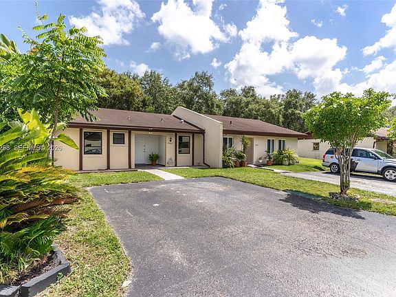 2nd image of 13962 SW 52nd Ln